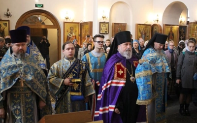 Епископ Сергий возглавил Божественную литургию в Спасо-Богородицком Одигитриевском женском монастыре