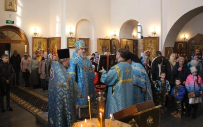 Епископ Сергий возглавил Божественную литургию в Спасо-Богородицком Одигитриевском женском монастыре