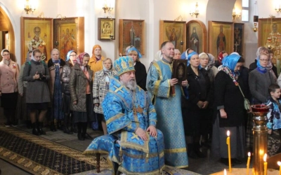 Епископ Сергий возглавил Божественную литургию в Спасо-Богородицком Одигитриевском женском монастыре