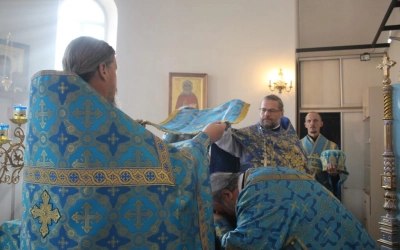 Епископ Сергий возглавил Божественную литургию в Спасо-Богородицком Одигитриевском женском монастыре