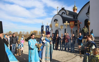 Епископ Сергий возглавил Божественную литургию в Спасо-Богородицком Одигитриевском женском монастыре