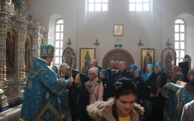 Епископ Сергий возглавил Божественную литургию в Спасо-Богородицком Одигитриевском женском монастыре