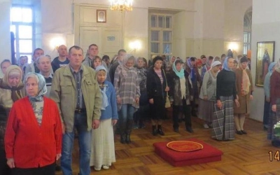 Божественная литургия в Тихвинском храме г. Гагарин в день Покрова Пресвятой Богородицы
