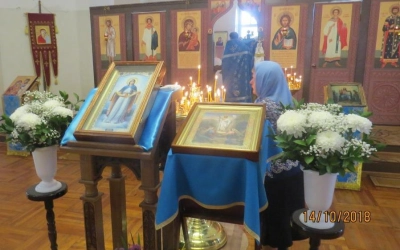 Божественная литургия в Тихвинском храме г. Гагарин в день Покрова Пресвятой Богородицы