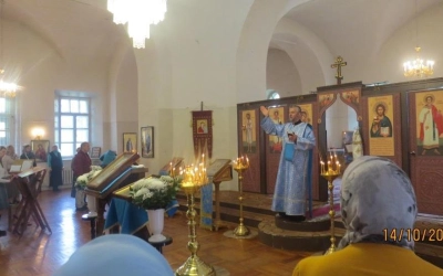 Божественная литургия в Тихвинском храме г. Гагарин в день Покрова Пресвятой Богородицы