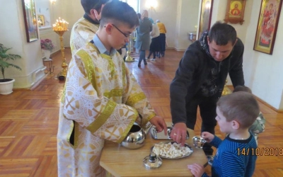 Божественная литургия в Тихвинском храме г. Гагарин в день Покрова Пресвятой Богородицы