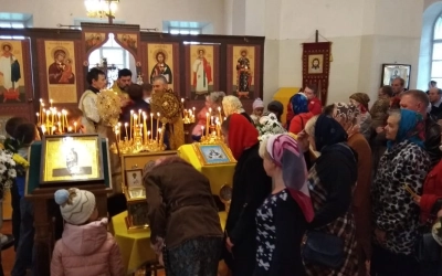 В г. Гагарин верующие встретили и поклонились православным Святыням