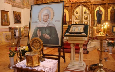 молебен с акафистом у мощей Матроны Московской