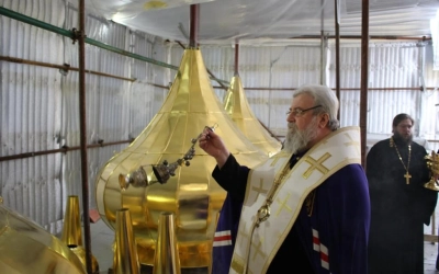 установка новых куполов на Благовещенский кафедральный собор Архиерейского подворья