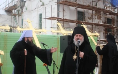 освящение и установка накупольных крестов Благовещенского собора