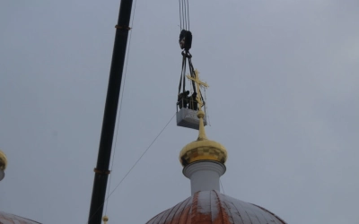 освящение и установка накупольных крестов Благовещенского собора