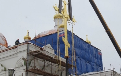освящение и установка накупольных крестов Благовещенского собора