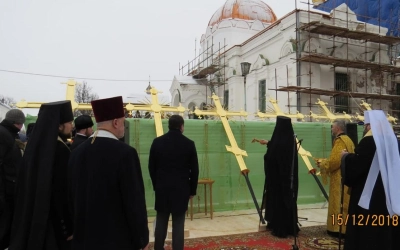 освящение и установка накупольных крестов Благовещенского собора