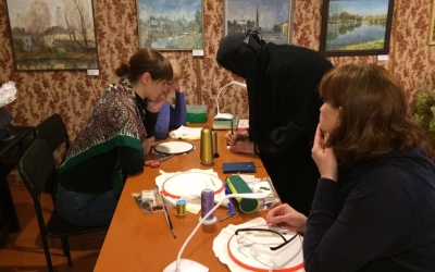 Мастер-класс для начинающих иконописцев прошел в возрождаемом Аркадиевском монастыре г. Вязьма