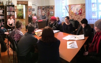 Мастер-класс для начинающих иконописцев прошел в возрождаемом Аркадиевском монастыре г. Вязьма