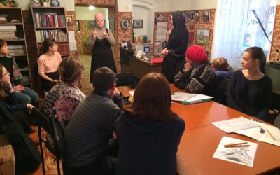 Мастер-класс для начинающих иконописцев прошел в возрождаемом Аркадиевском монастыре г. Вязьма