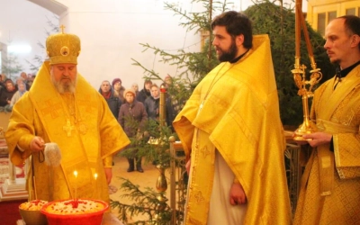 Божественная литургия в навечерие Рождества Христова (Рождественский сочельник), в Неделю Святых Оте