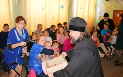 Епископ Сергий поздравил воспитанников «Ново-Никольского детского дома-интерната» с Рождеством Христ