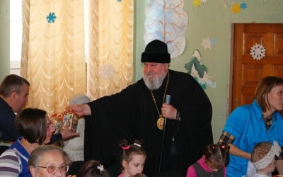 Епископ Сергий поздравил воспитанников «Ново-Никольского детского дома-интерната» с Рождеством Христ
