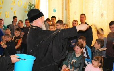 Епископ Сергий поздравил воспитанников «Ново-Никольского детского дома-интерната» с Рождеством Христ