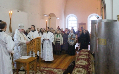 В Крещенский сочельник епископ Вяземский и Гагаринский Сергий совершил Божественную Литургию и чин В