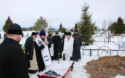 погребение новопреставленной схимонахини Софии