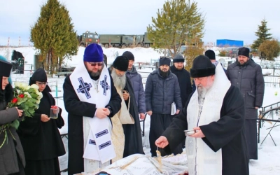 погребение новопреставленной схимонахини Софии