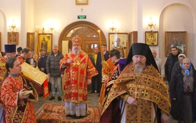 Епископ Сергий возглавил Божественную литургию в Спасо-Богородицком Одигитриевском женском монастыре