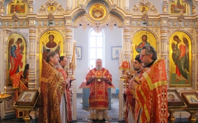 Епископ Сергий возглавил Божественную литургию в Спасо-Богородицком Одигитриевском женском монастыре