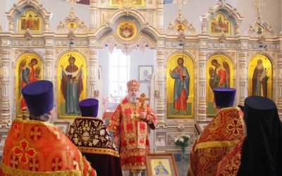 Епископ Сергий возглавил Божественную литургию в Спасо-Богородицком Одигитриевском женском монастыре