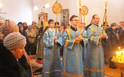 В день памяти Иверской иконы Божией Матери Преосвященный епископ Сергий возглавил Божественную литур