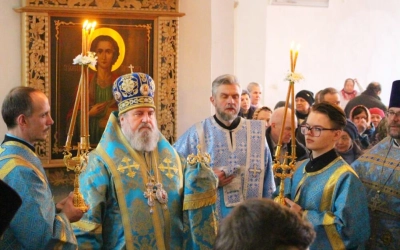 В день памяти Иверской иконы Божией Матери Преосвященный епископ Сергий возглавил Божественную литур