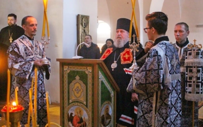 Епископ Сергий возглавил служение Великого повечерия с чтением второй части Великого покаянного кано