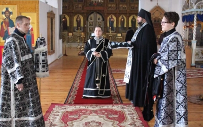 Епископ Сергий возглавил служение Великого повечерия с чтением третьей части Великого покаянного кан