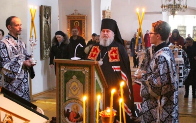 Епископ Сергий возглавил служение Великого повечерия с чтением третьей части Великого покаянного кан