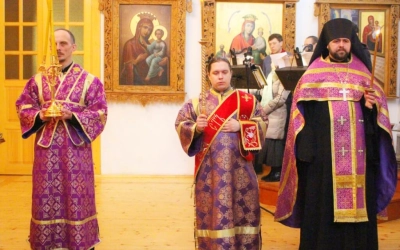 Епископ Сергий совершил вечернее богослужение в день празднования иконы Божией Матери 