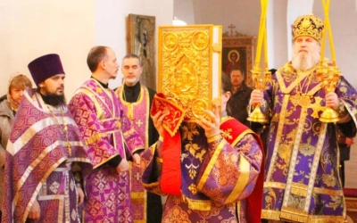 Епископ Сергий возглавил Божественную литургию в день празднования иконы Божией матери