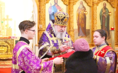 Епископ Сергий возглавил Божественную литургию в день празднования иконы Божией матери