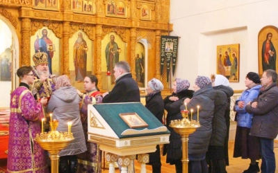 Епископ Сергий возглавил Божественную литургию в день празднования иконы Божией матери