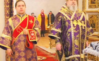 Епископ Сергий возглавил Божественную литургию и панихиду в поминальную Великопостную родительскую с