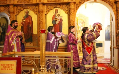 Епископ Сергий возглавил Божественную литургию и панихиду в поминальную Великопостную родительскую с