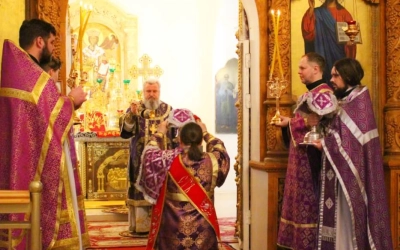Епископ Сергий возглавил Божественную литургию и панихиду в поминальную Великопостную родительскую с