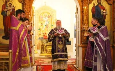 Епископ Сергий возглавил Божественную литургию и панихиду в поминальную Великопостную родительскую с