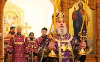 Епископ Сергий возглавил Божественную литургию и панихиду в поминальную Великопостную родительскую с