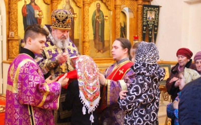 Епископ Сергий возглавил Божественную литургию и панихиду в поминальную Великопостную родительскую с