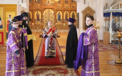 Епископ Сергий возглавил Всенощное бдение накануне 3-й Недели Великого поста, Крестопоклонной