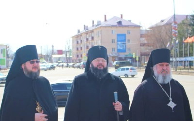 Возложение цветов к памятнику первого космонавта Юрия Гагарина