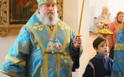 Епископ Сергий совершил утреню с чтением Акафиста Пресвятой Богородице
