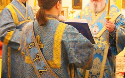 Епископ Сергий совершил утреню с чтением Акафиста Пресвятой Богородице