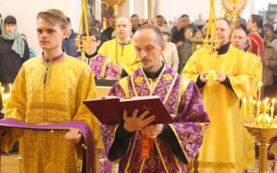 Епископ Сергий возглавил Божественную литургию свт. Василия Великого в Неделю 5-ю Великого поста